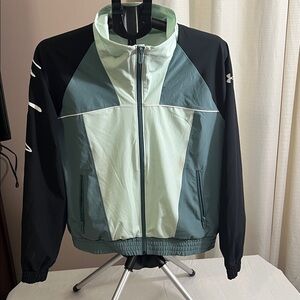 Under Armour Men's Light Green and Black Windbreaker